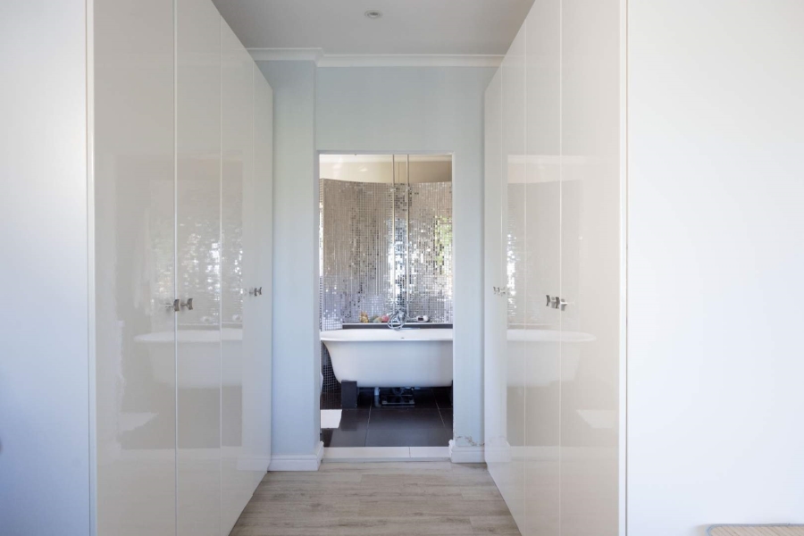 5 Bedroom Property for Sale in Crofters Valley Western Cape
